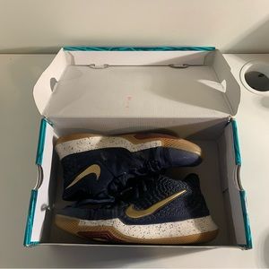 Kyrie 3 (GS) Obsidian/Metallic Gold Youth 6.5